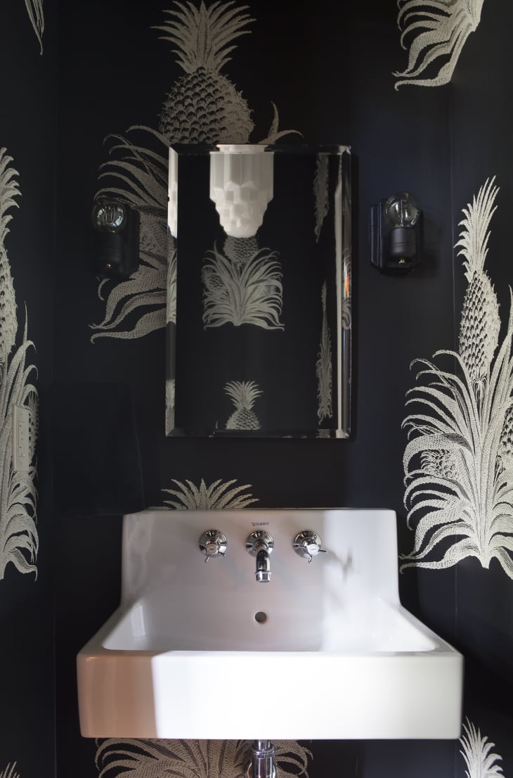 27 Half-Bathroom Ideas to Swoon Over (and Designer Tips!) | Apartment ...